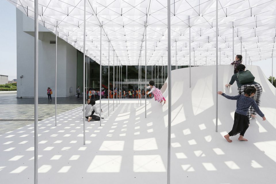 Floating by Shen Ting Tseng Architects