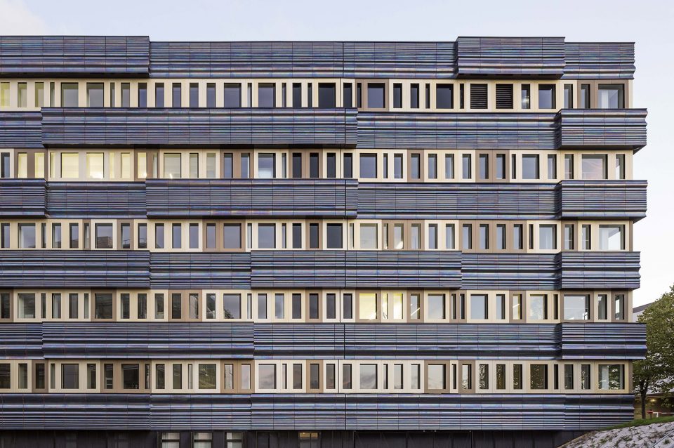 CRBC Centre de Recherche Bio clinique by PERIPHERIQUES Architectes