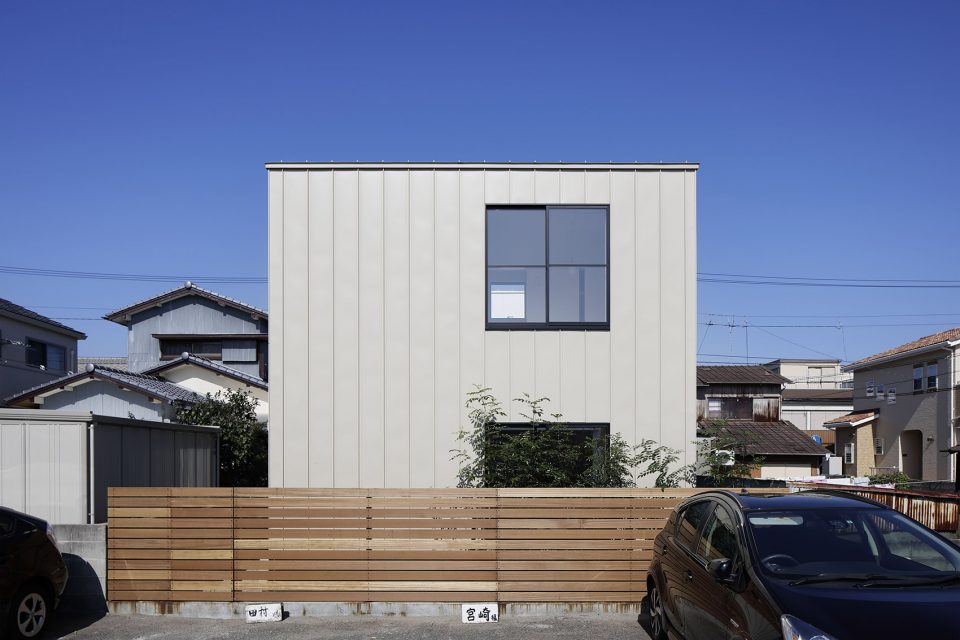 Hi Lo HOUSE by CAPD