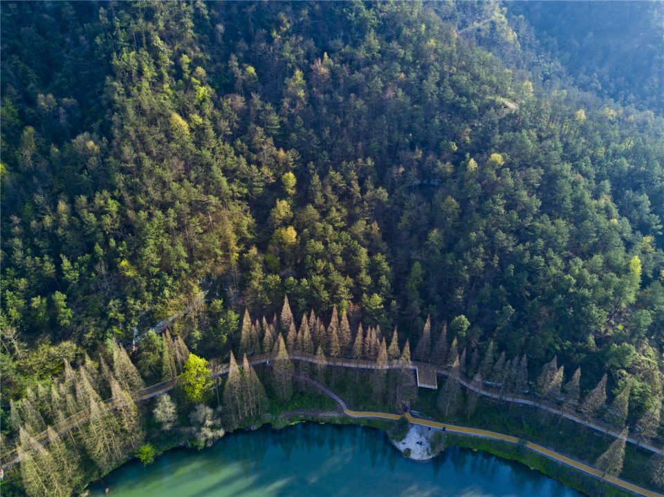 Puyangjiang River Corridor by Turenscape