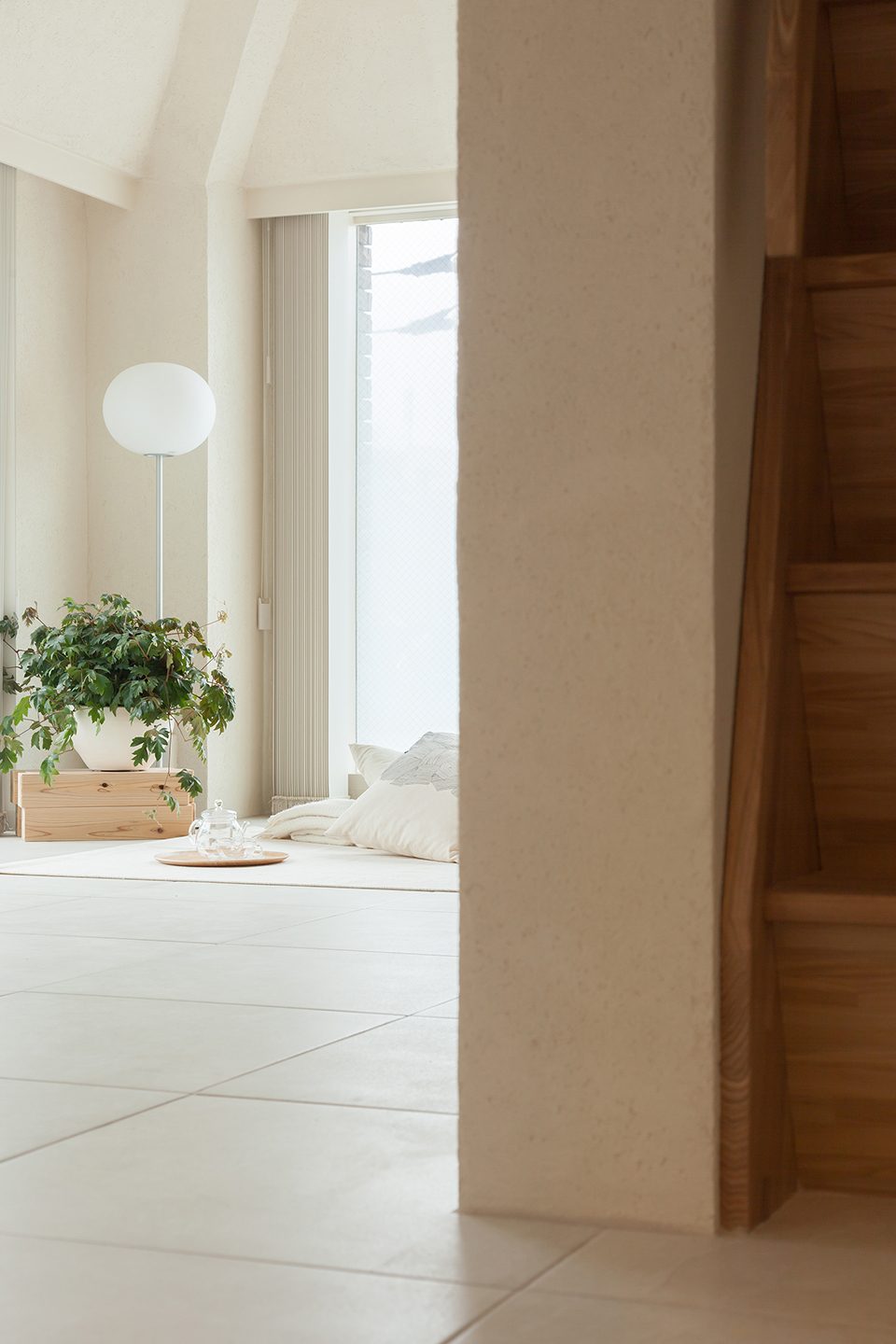 Shibuya Apartment 402 by Hiroyuki Ogawa Architects Inc