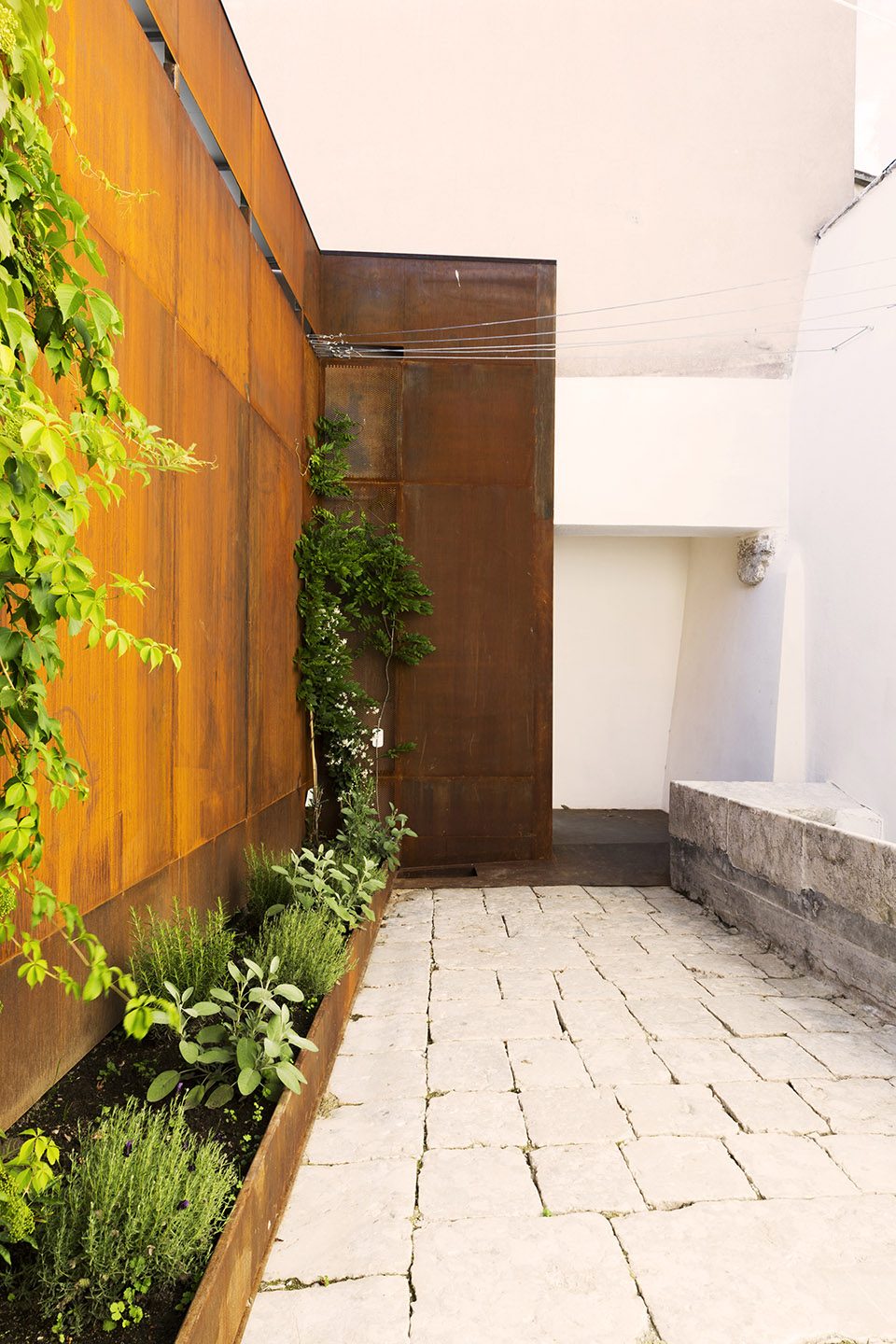 The Spring Garden by 32mq design studio