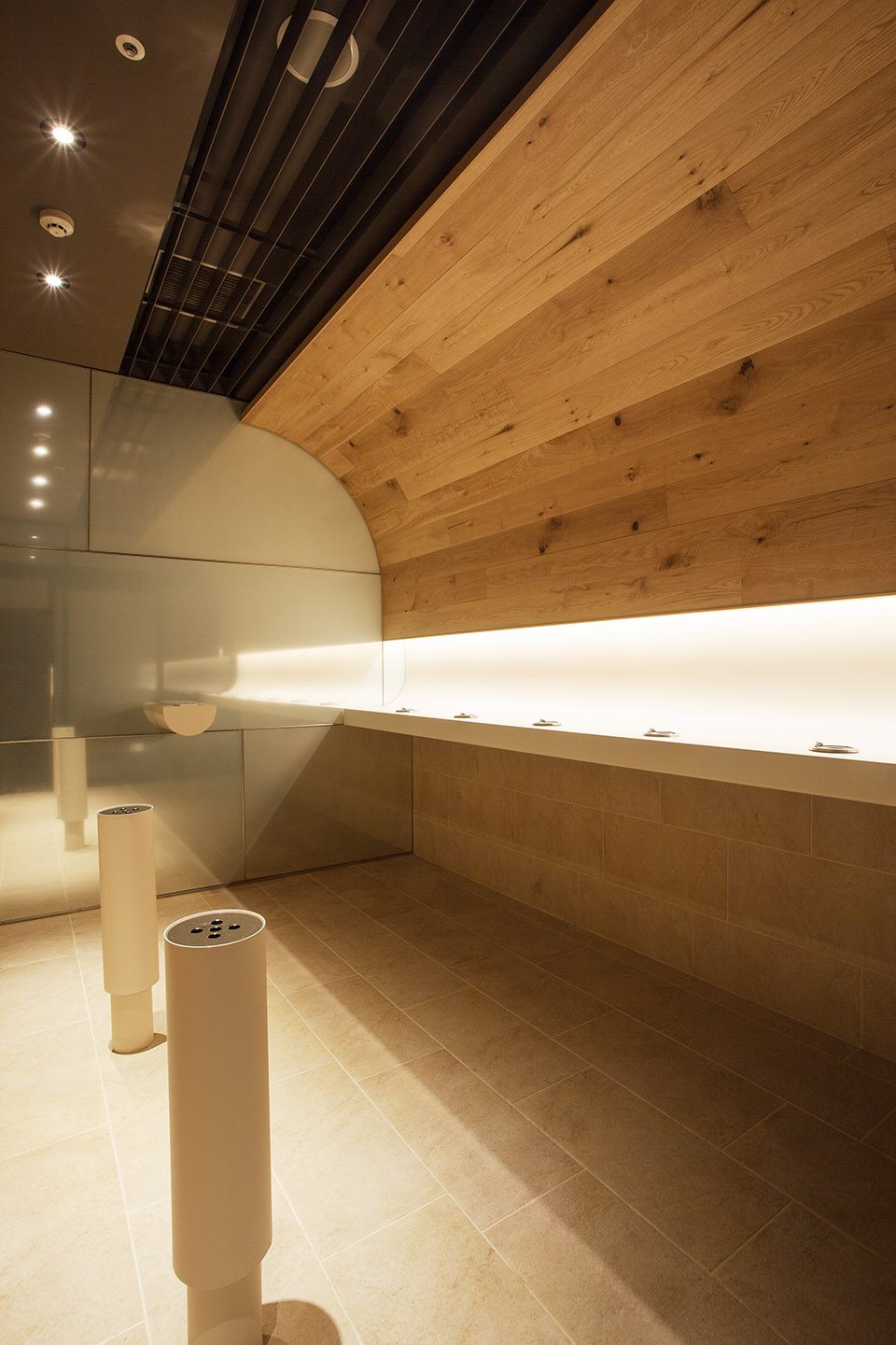 smoking room GRAND TREE MUSASHIKOSUGI 1st floor by Hiroyuki Ogawa Architects