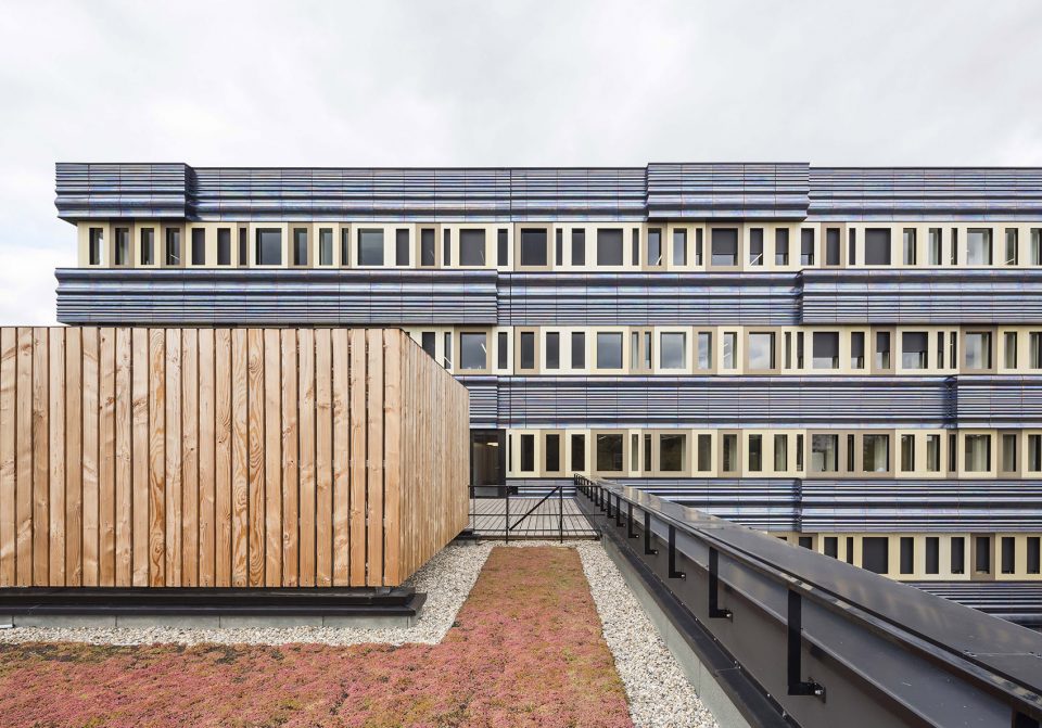 CRBC Centre de Recherche Bio clinique by PERIPHERIQUES Architectes