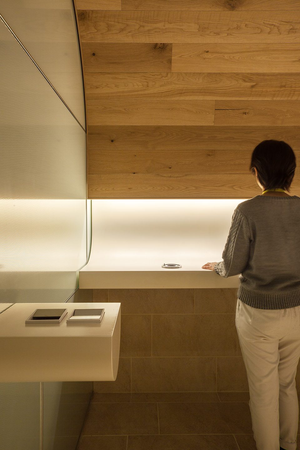 smoking room GRAND TREE MUSASHIKOSUGI 1st floor by Hiroyuki Ogawa Architects