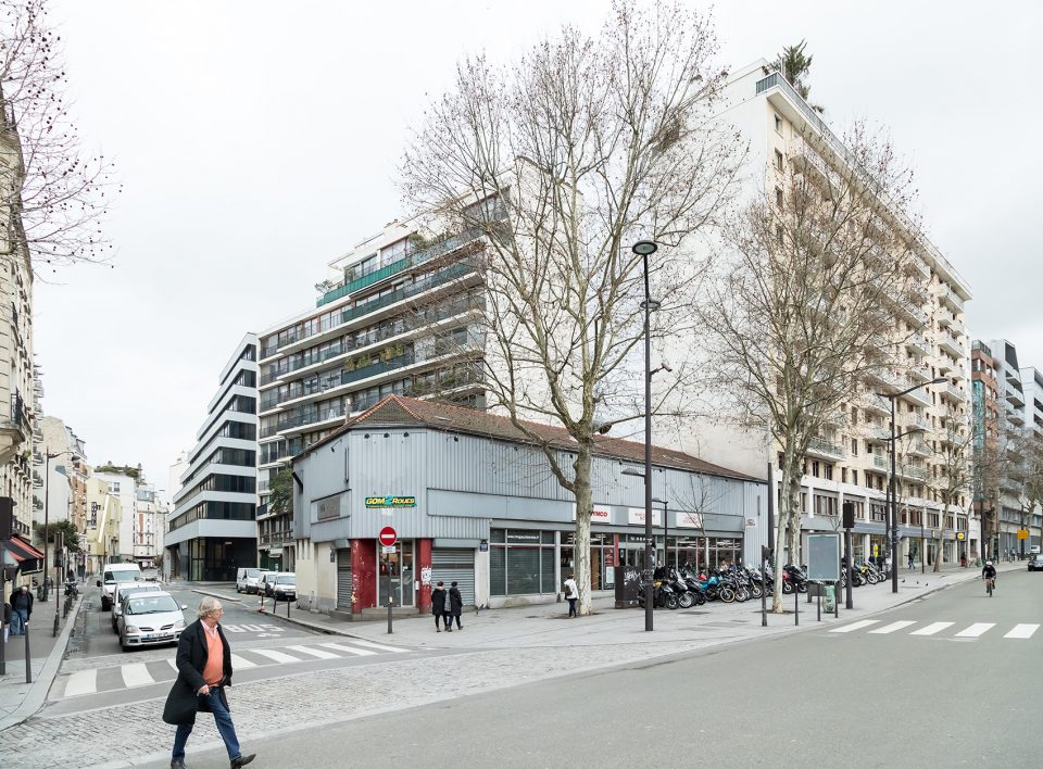 Dwellings and RATP bus center in Paris XIV by ECDM