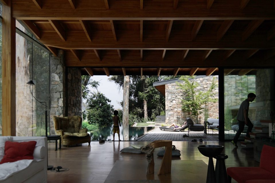 House in Lo Curro by Schmidt Arquitectos Asociados