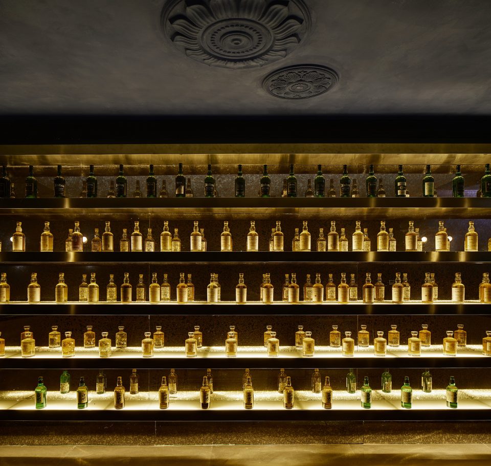 WOOD Cocktail Whisky Bar China by YUDESIGNS