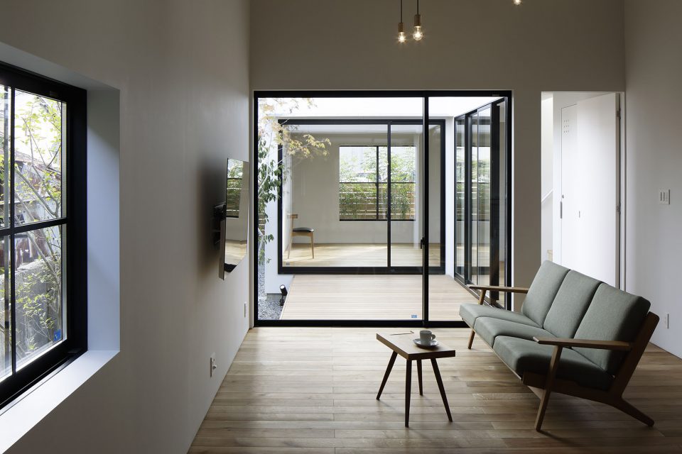 Hi Lo HOUSE by CAPD