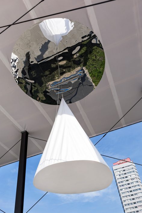 Installation on the Parade Square in Warsaw by BudCud