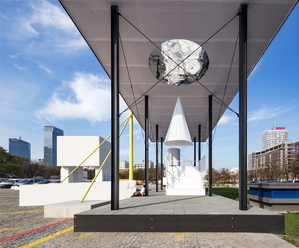 Installation on the Parade Square in Warsaw by BudCud