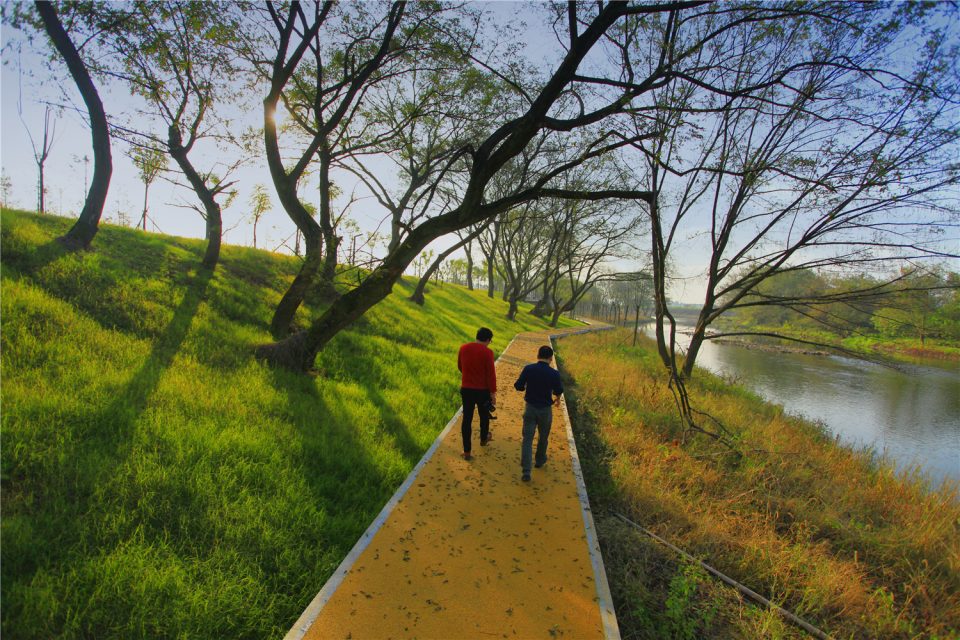Puyangjiang River Corridor by Turenscape
