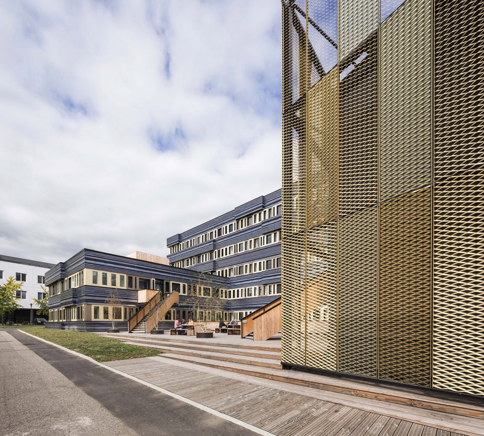 CRBC Centre de Recherche Bio clinique by PERIPHERIQUES Architectes
