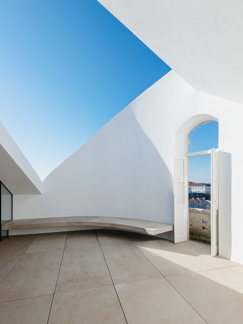 Redondo Coimbra by BRANCO DEL RIO ARQUITECTOS