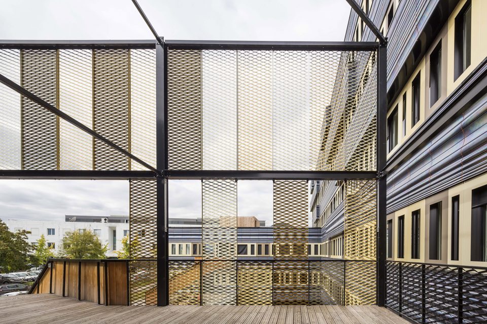 CRBC Centre de Recherche Bio clinique by PERIPHERIQUES Architectes