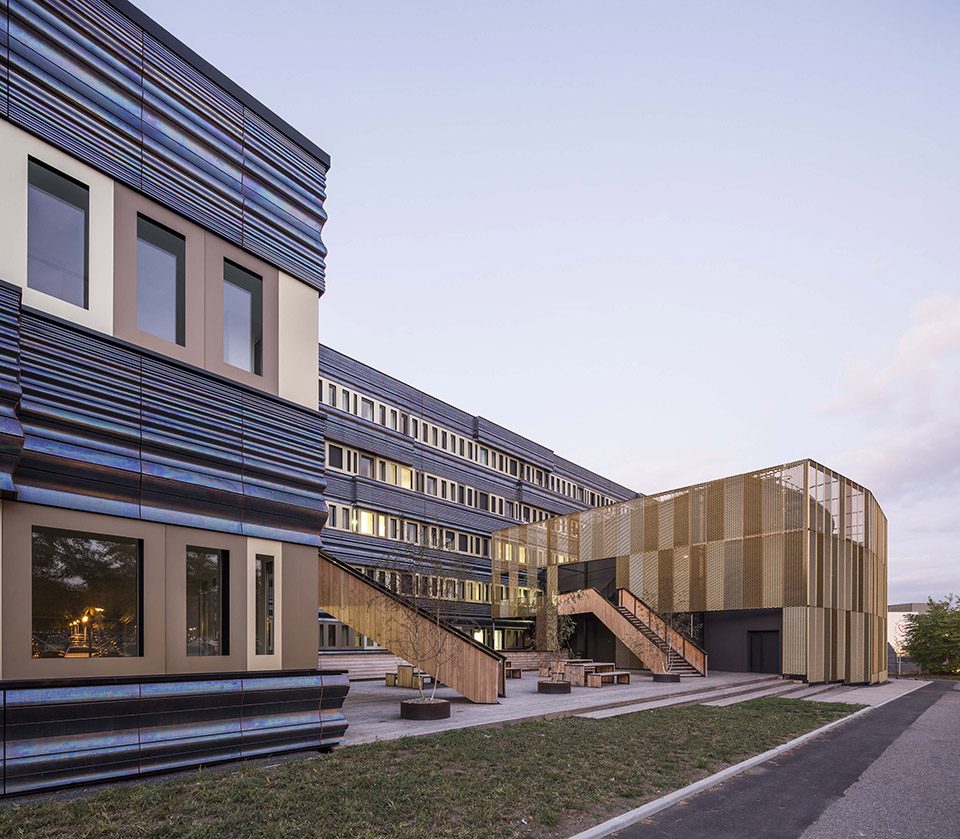 CRBC Centre de Recherche Bio clinique by PERIPHERIQUES Architectes