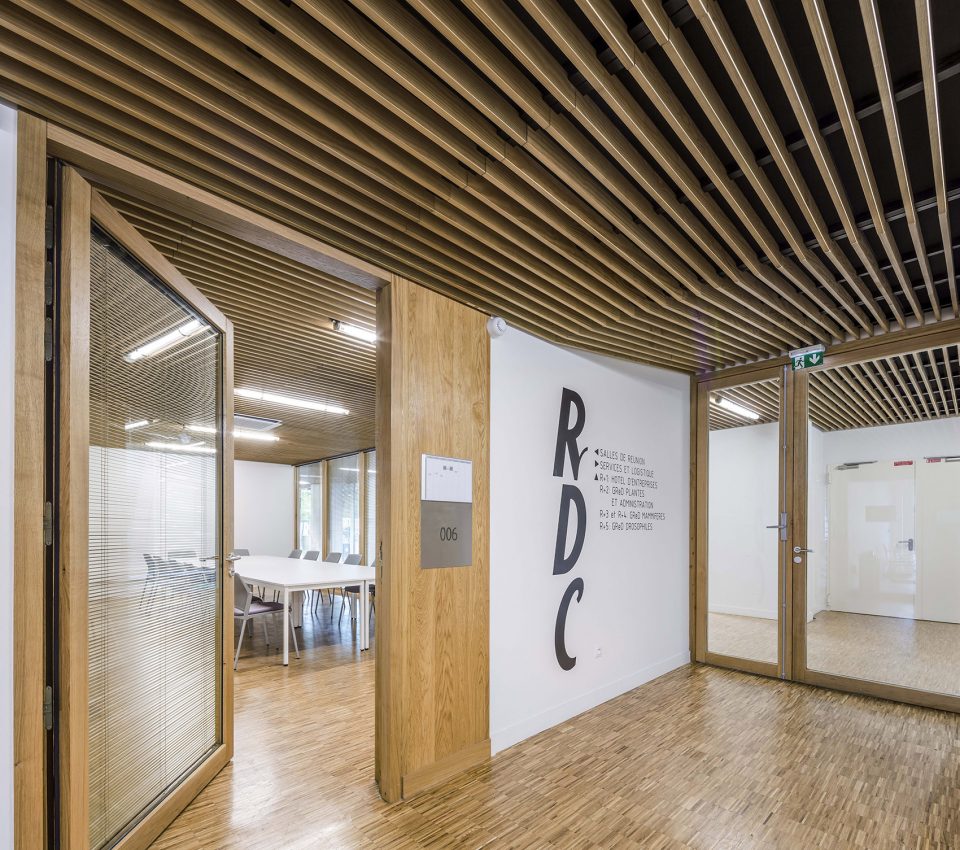 CRBC Centre de Recherche Bio clinique by PERIPHERIQUES Architectes