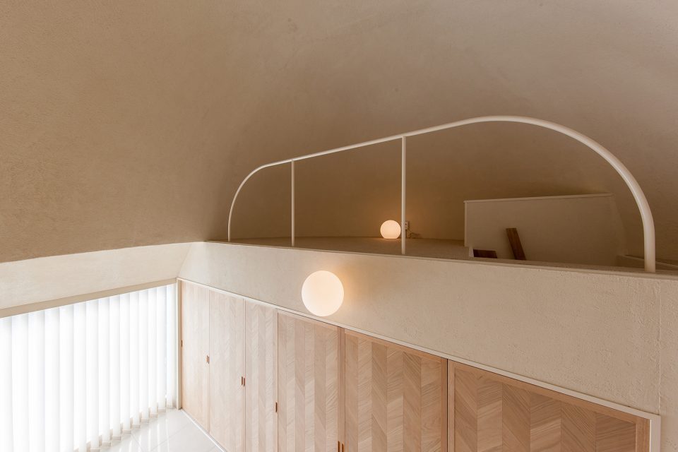 Shibuya Apartment 402 by Hiroyuki Ogawa Architects Inc