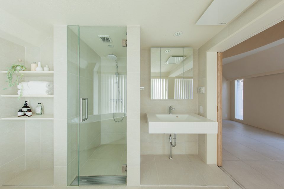 Shibuya Apartment 402 by Hiroyuki Ogawa Architects Inc
