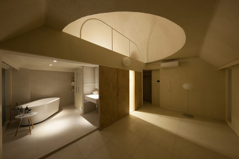 Shibuya Apartment 402 by Hiroyuki Ogawa Architects Inc