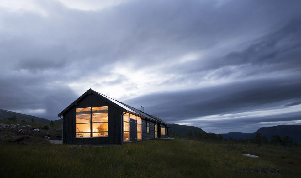 Cabin at Troll’s peak by Rever Drage Architects