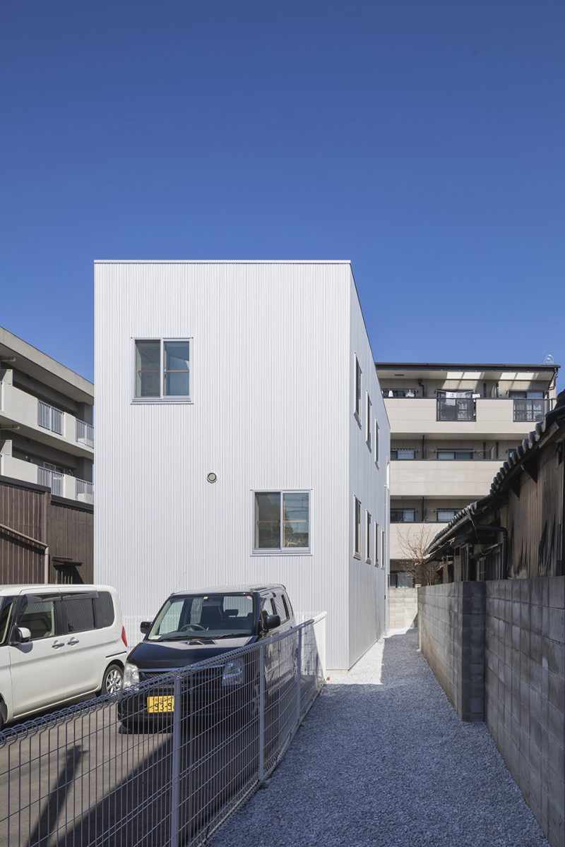 House in Miyamoto by Tato Architects