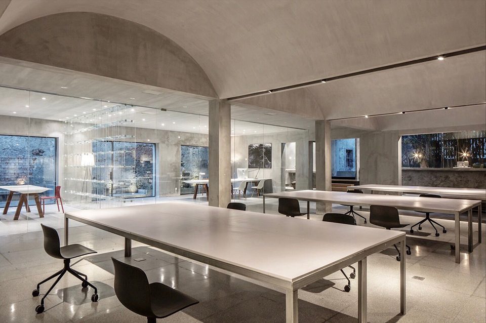 Make a difference office design by 1305 STUDIO 1