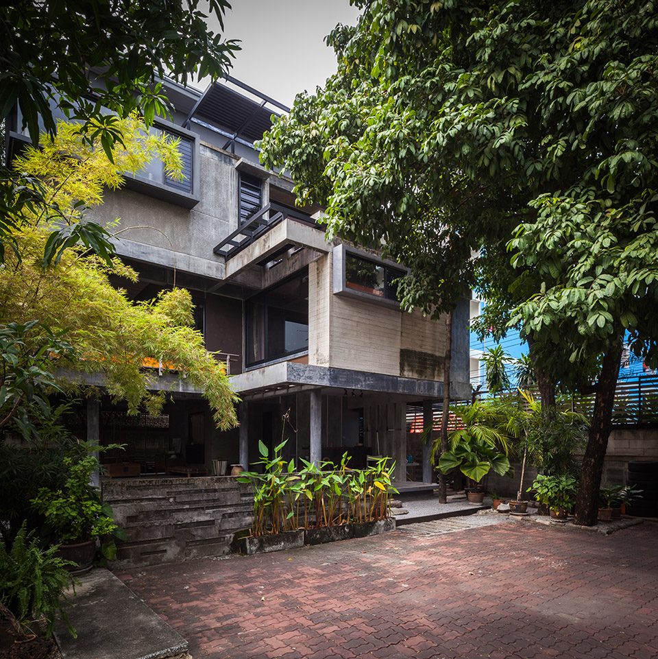 Mango Tree House by Volume Matrix Studio