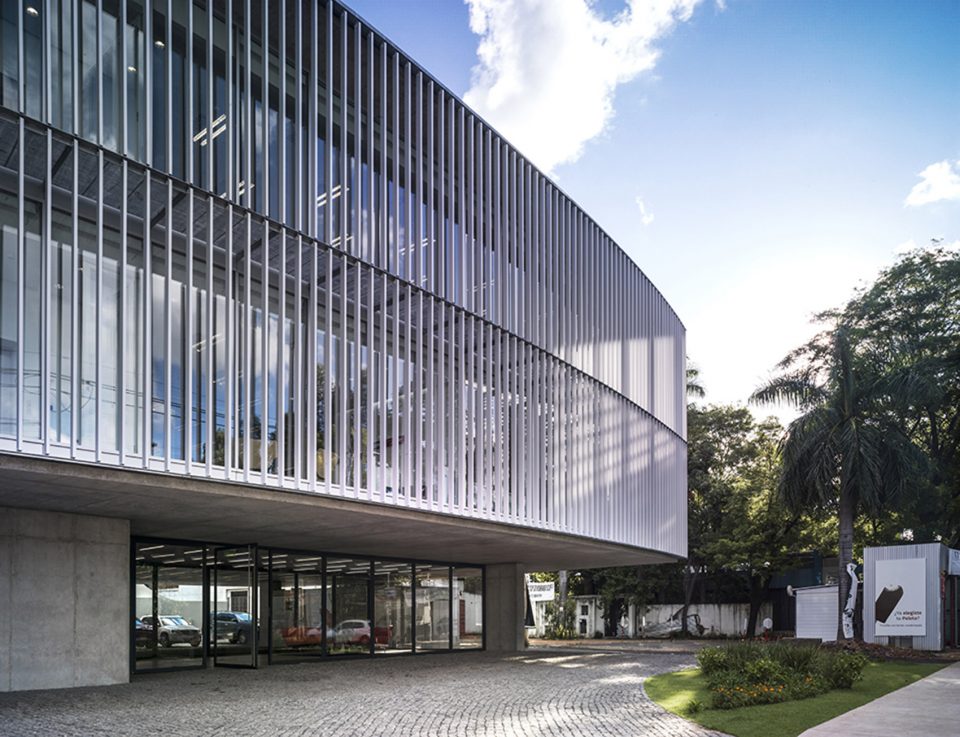 PUMA ENERGY PARAGUAY HEADQUARTER by RUIZ PARDO NEBREDA