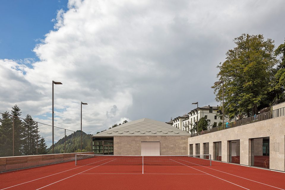 Tennis Event Hall by RÜSSLI ARCHITEKTEN AG
