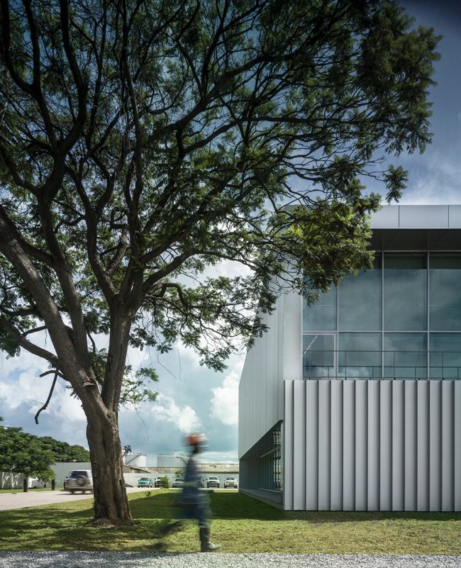 ZM. Operations Building by RUIZ PARDO – NEBREDA