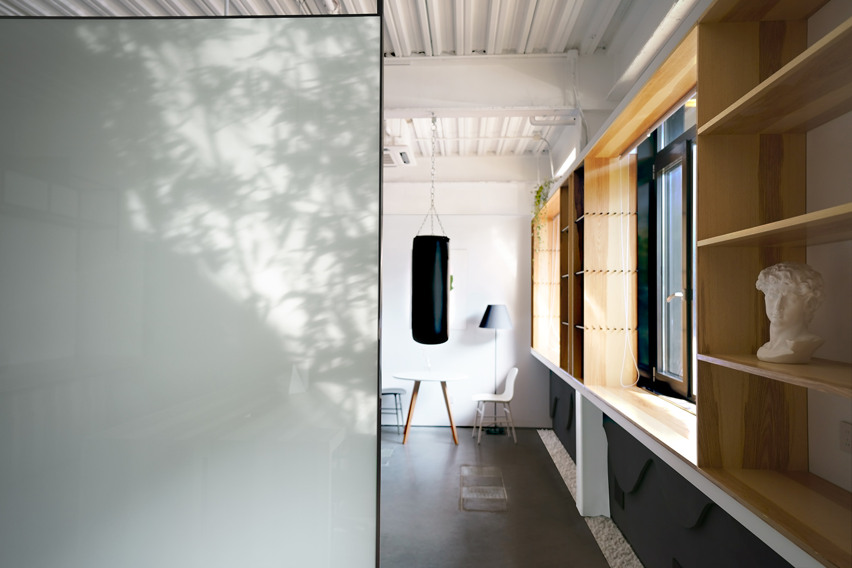 “A Space with Light” by PUJU Design - 谷德设计网
