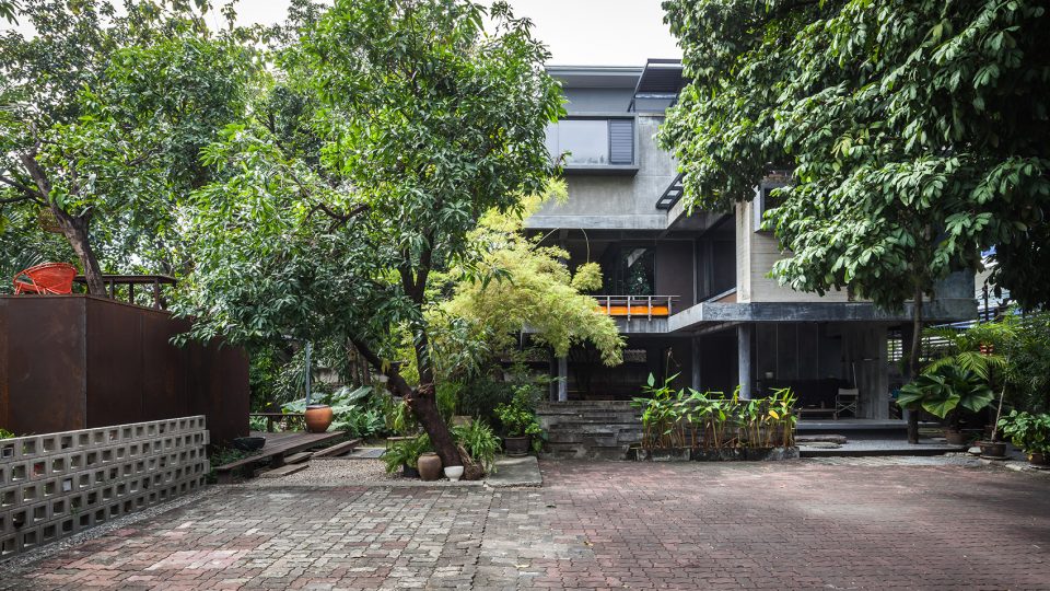 Mango Tree House by Volume Matrix Studio