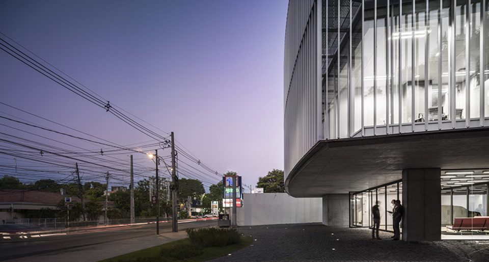 PUMA ENERGY PARAGUAY HEADQUARTER by RUIZ PARDO NEBREDA