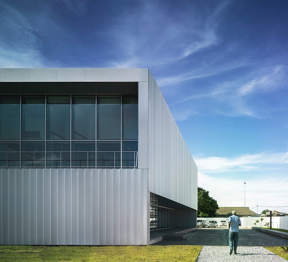 ZM. Operations Building by RUIZ PARDO – NEBREDA
