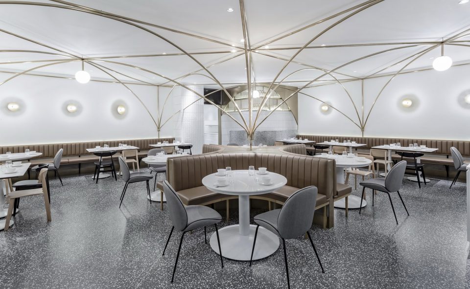 Dian Dian Yipin Cha Chaan Teng by Golucci International Design