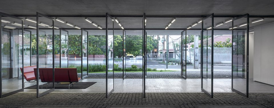 PUMA ENERGY PARAGUAY HEADQUARTER by RUIZ PARDO NEBREDA