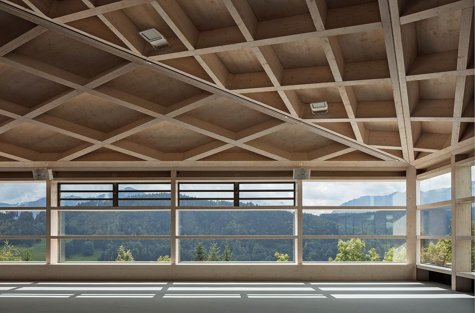Tennis Event Hall by RÜSSLI ARCHITEKTEN AG