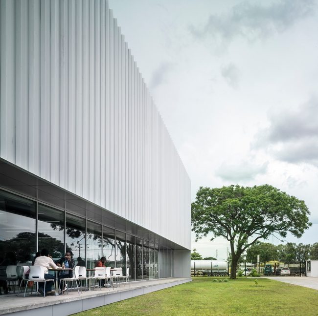 ZM. Operations Building by RUIZ PARDO – NEBREDA