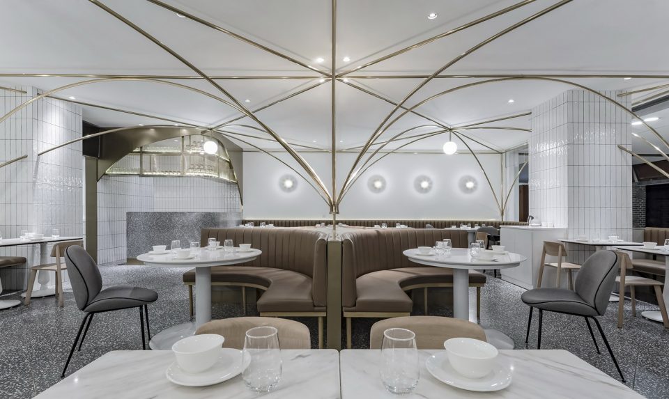 Dian Dian Yipin Cha Chaan Teng by Golucci International Design