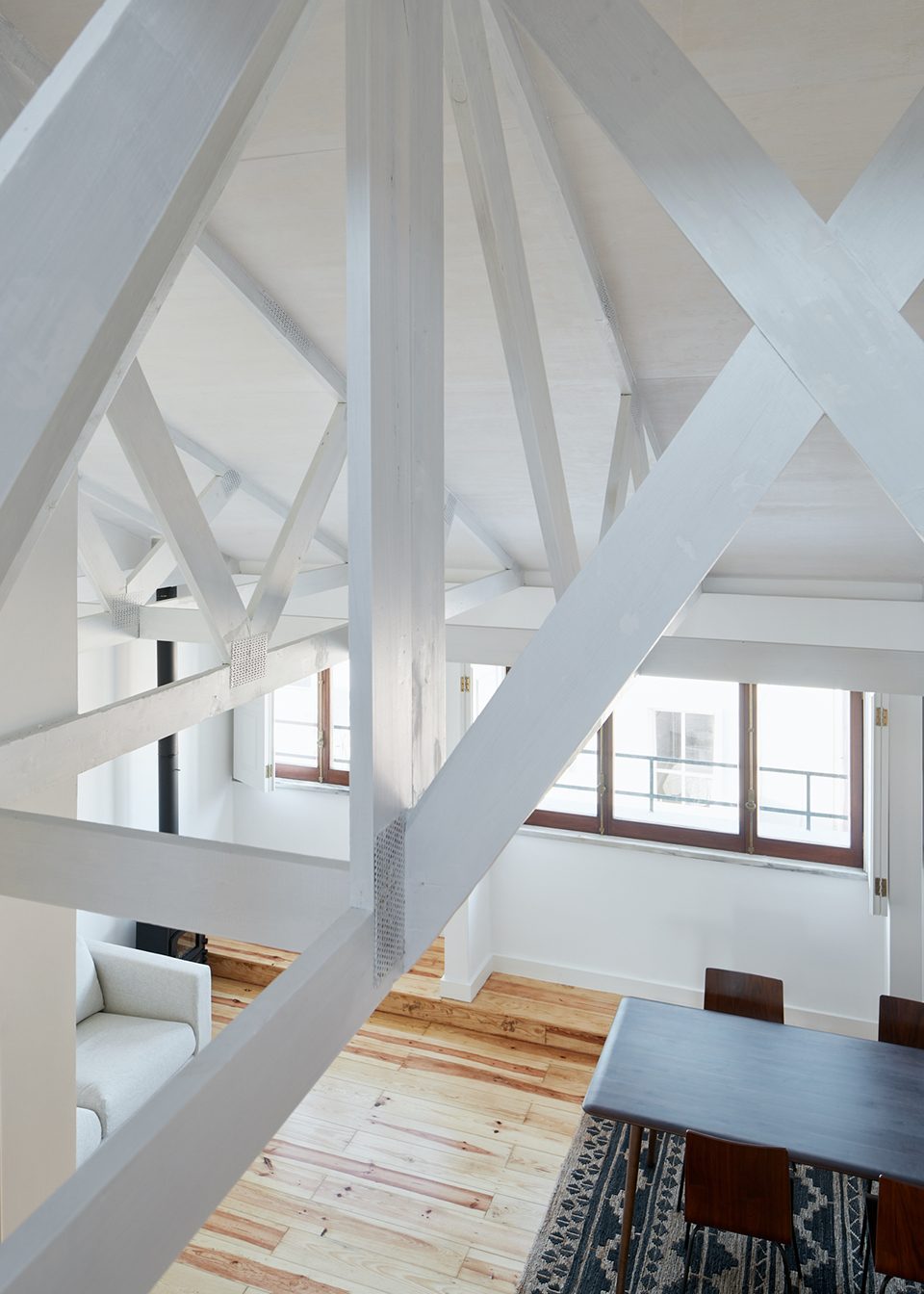 Dom Vasco apartment renovation by Arriba