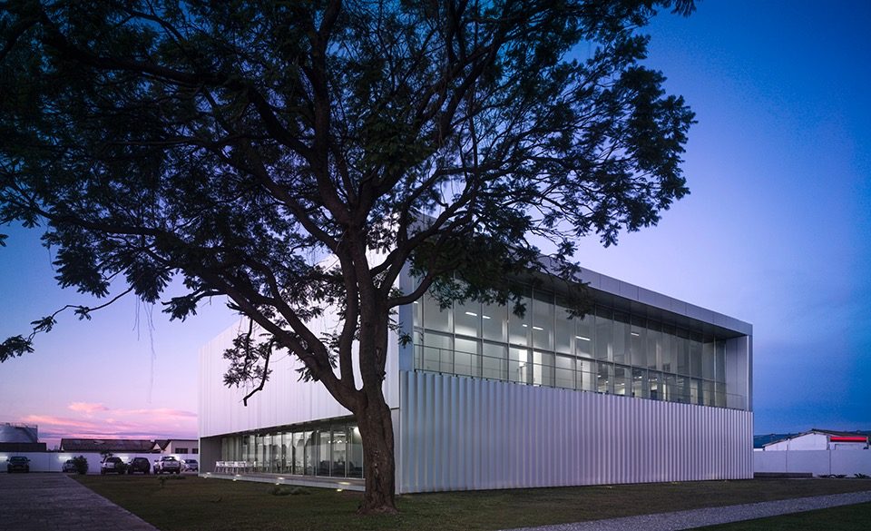 ZM. Operations Building by RUIZ PARDO – NEBREDA
