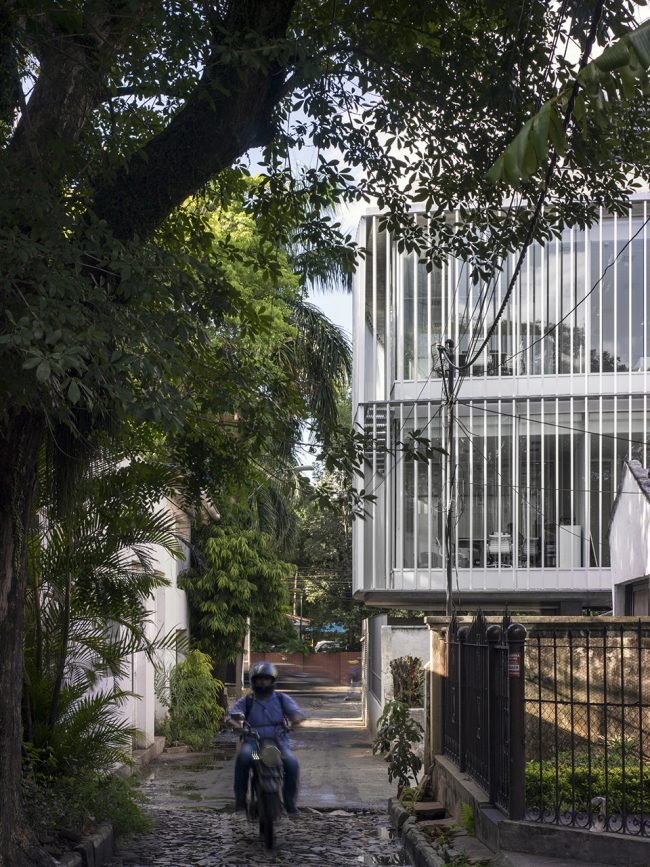 PUMA ENERGY PARAGUAY HEADQUARTER by RUIZ PARDO NEBREDA