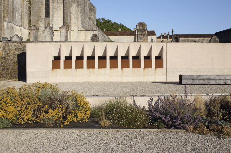 The Sablonceaux cemetery extension SABLONCEAUX FRANCE by A6A