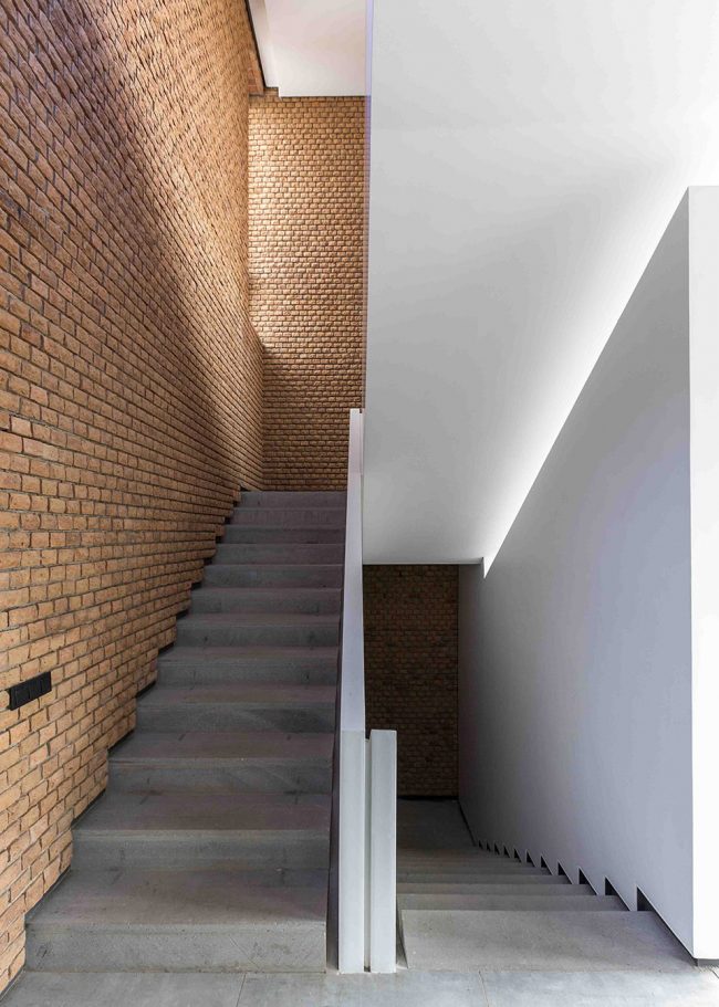 Safadasht Dual by NextOffice–Alireza Taghaboni