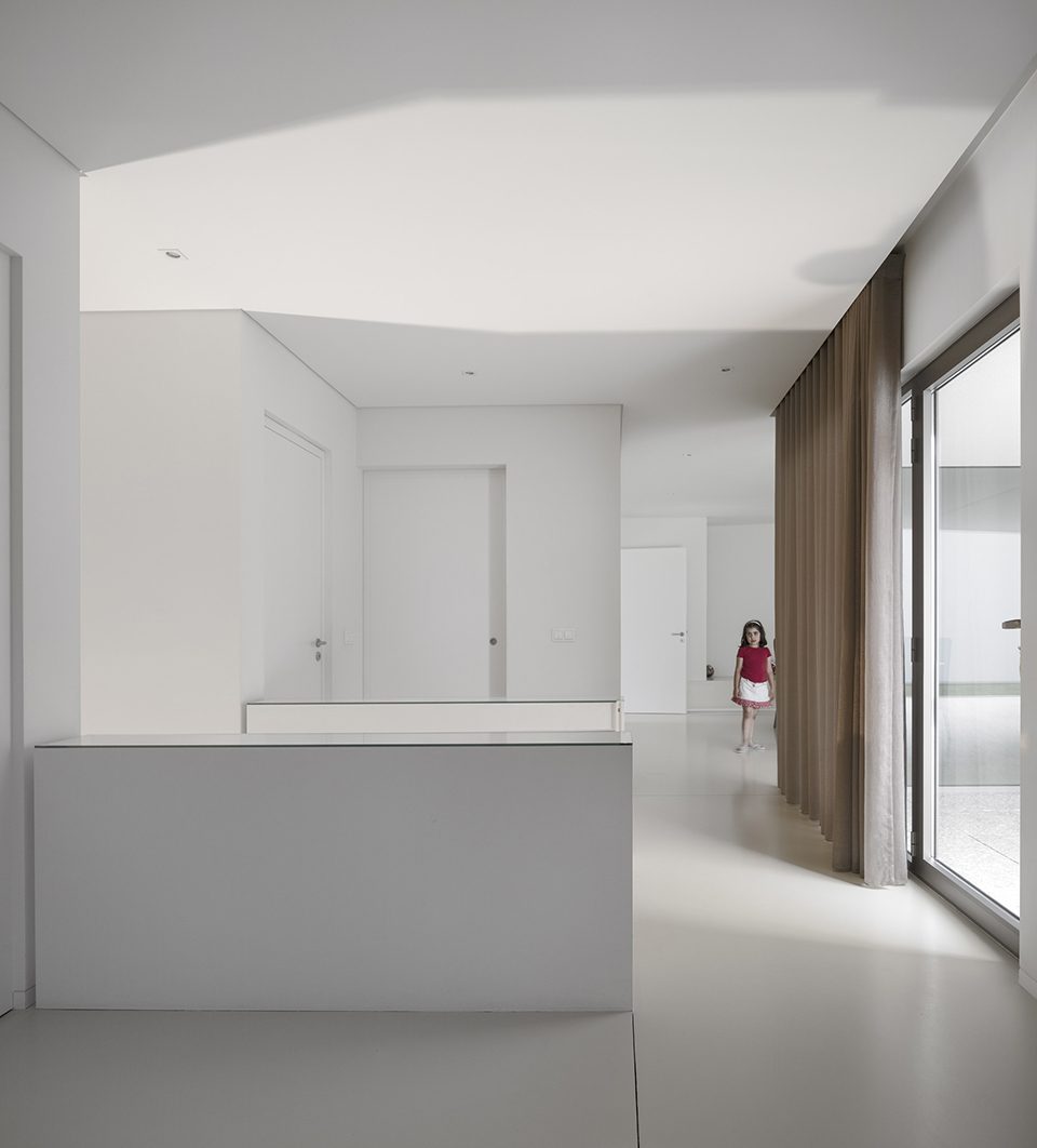 Brunhais House by Rui Vieira Oliveira Arquitecto