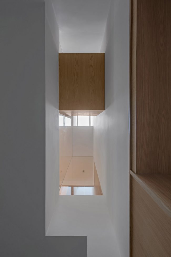 The House With A Tiny Patio by Atelier taoc