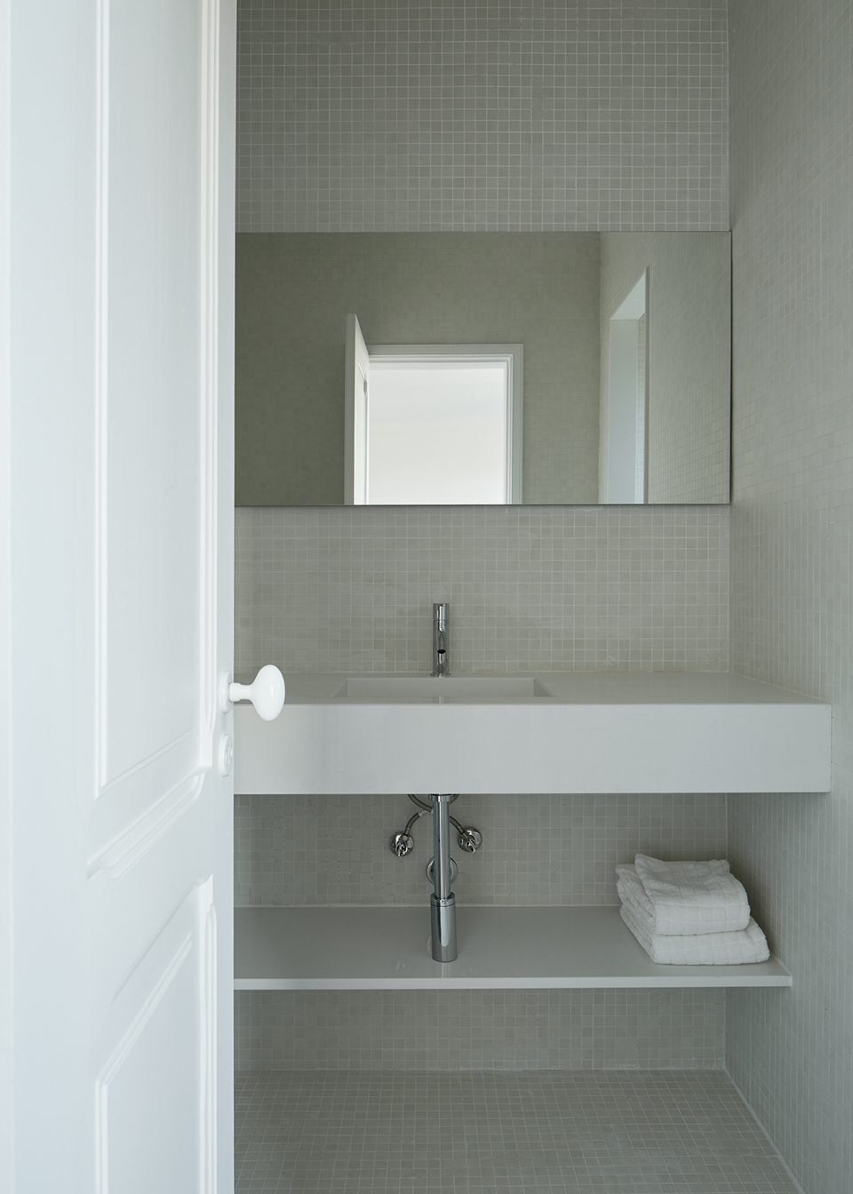 Dom Vasco apartment renovation by Arriba