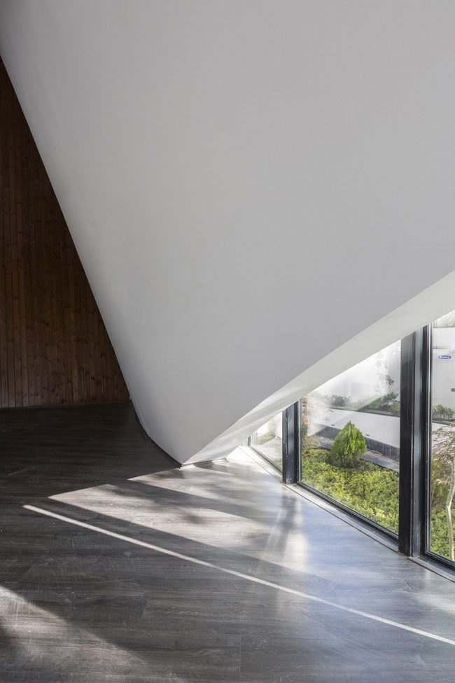 Villa for Younger Brother Lavasan Iran by Nextoffice Alireza Taghaboni