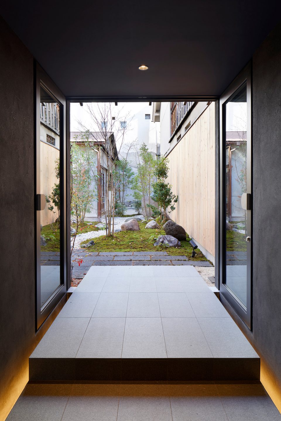 Guest House in Kyoto by B.L.U.E. Architecture Studio